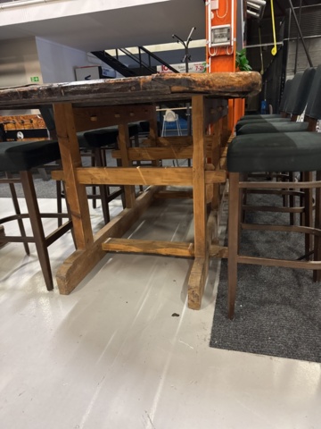1458335-8 Bar table built from large door with 8 barstools