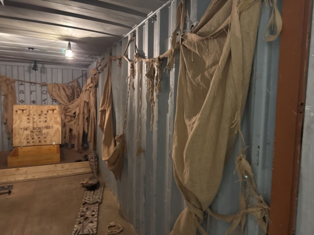 1458358-7 Escape Room container 20 feet