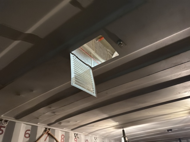 1458358-8 Escape Room container 20 feet
