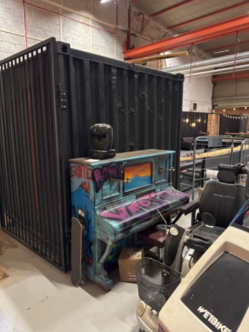 1458366-3 Container 20 feet (store no. 2)