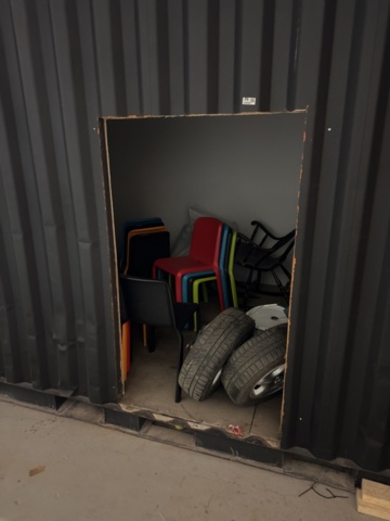 1458366-4 Container 20 feet (store no. 2)