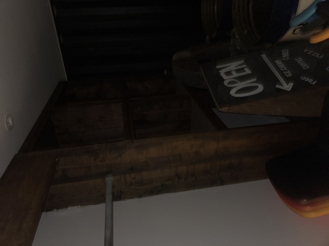 1458366-9 Container 20 feet (store no. 2)