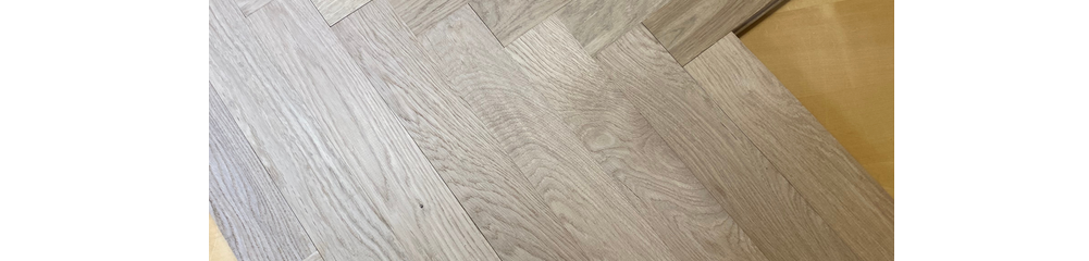 Image representing the auction - Sections with Solid Herringbone/Single-strip Oak Parquet