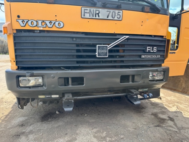 1405784-2 Flakbil Volvo FL 612