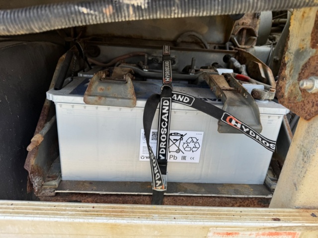 1405784-6 Flakbil Volvo FL 612