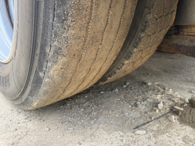 1405784-13 Flakbil Volvo FL 612