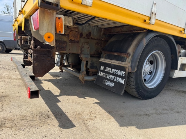 1405784-15 Flakbil Volvo FL 612
