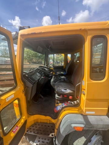 1405784-28 Flakbil Volvo FL 612