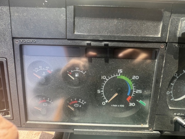 1405784-30 Flakbil Volvo FL 612