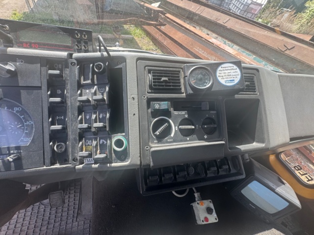 1405784-34 Flakbil Volvo FL 612