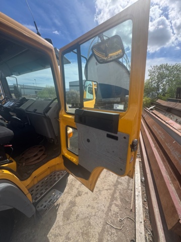 1405784-41 Flakbil Volvo FL 612