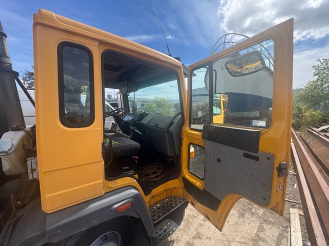 1405784-42 Flakbil Volvo FL 612