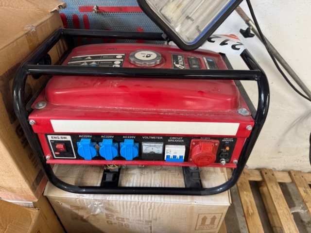 1405796-1 Gasoline generator / Power plant