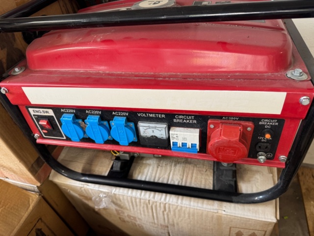 1405796-3 Gasoline generator / Power plant