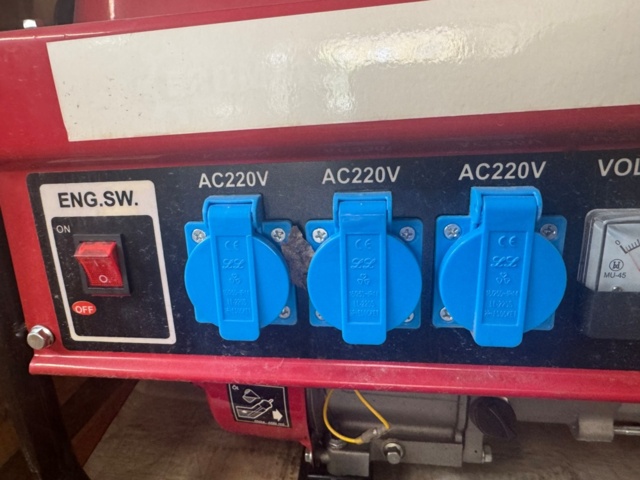 1405796-4 Gasoline generator / Power plant