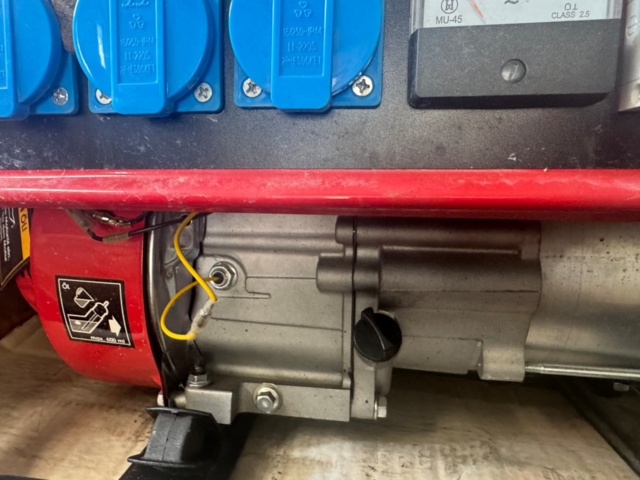 1405796-5 Gasoline generator / Power plant