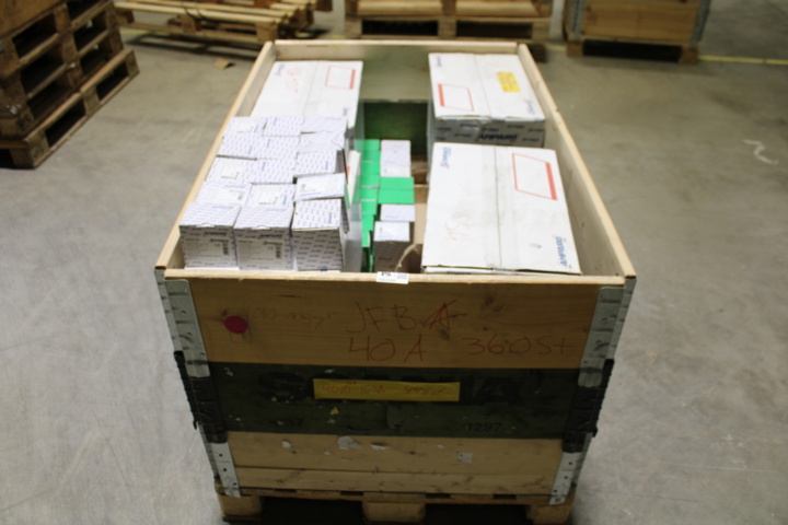 1502208-1 Jordfelsbrytare 40A 4-pol, ca 450 st