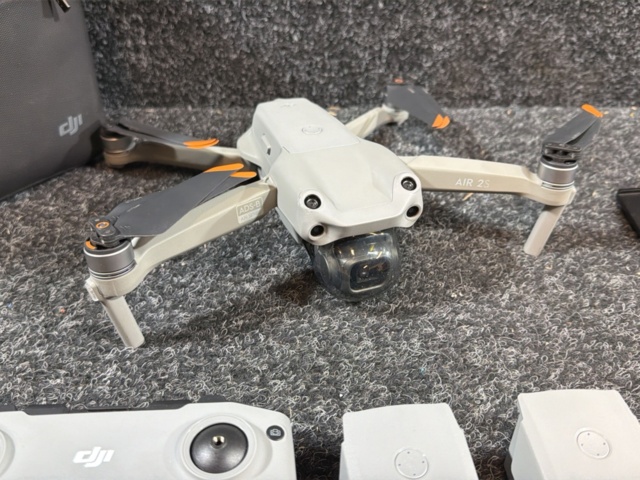 1515960-8 Drone with accessories - DJI Air 2S