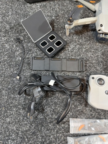 1515961-5 Drönare med tillbehör - DJI Air 2S
