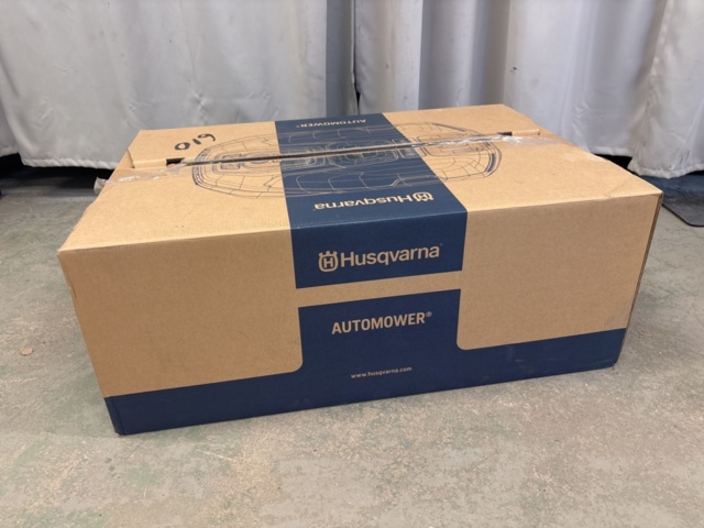 1469324-2 Robotic lawnmower, Husqvarna AM410XE NERA, with Husqvarna EPOS plug-in kit