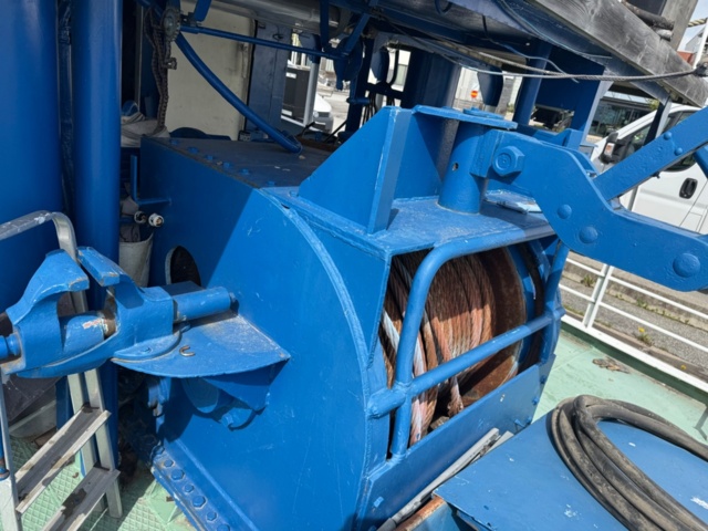 1405805-3 Winch with steel wire rope