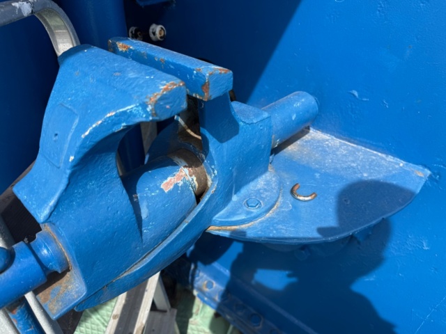 1405805-4 Winch with steel wire rope