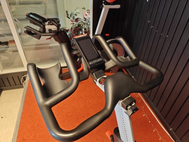 1484144-4 Spinning bike Life Fitness IC7