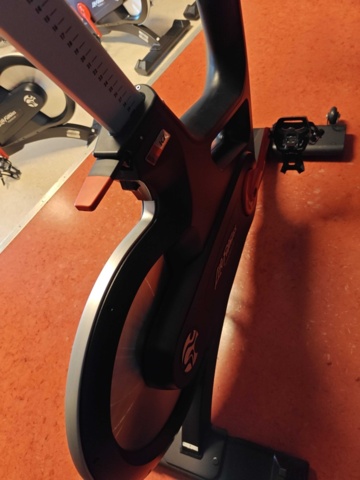 1484144-8 Spinning bike Life Fitness IC7