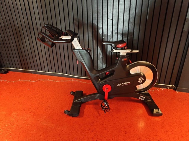 1484147-2 Spinningcykel Life Fitness IC7