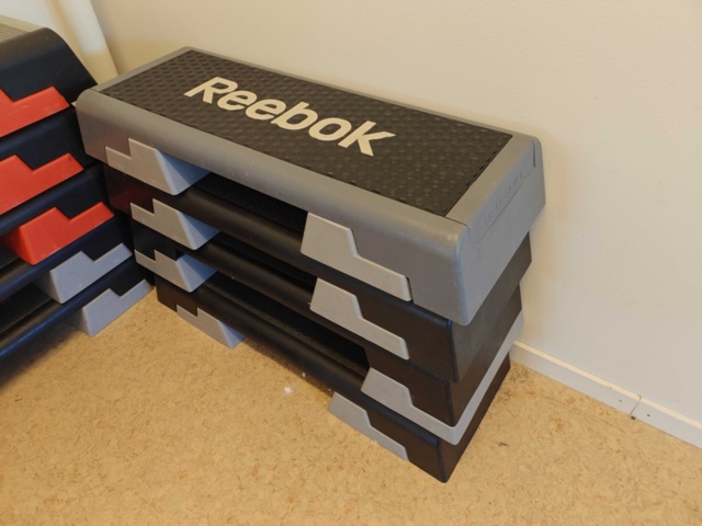 1484179-3 14 stycken stepbrädor Reebok