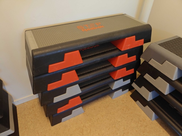 1484179-4 14 stycken stepbrädor Reebok