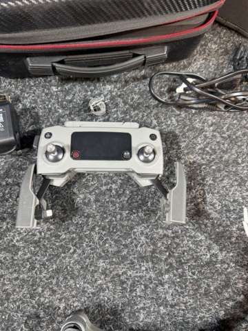 1515973-5 Drone with accessories - DJI Mavic 2 Pro