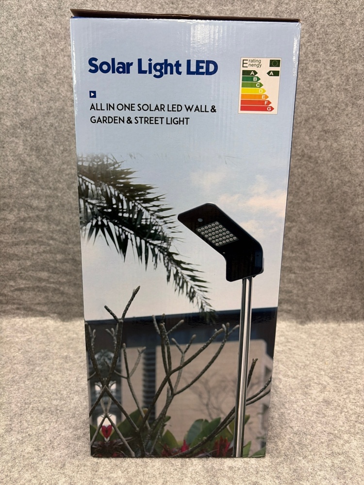 1464165-2 Solar-powered LED lamp for wall or post 4pcs