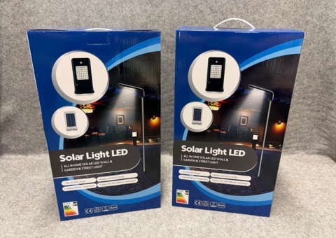 Soldriven LED-lampa för vägg eller stolpe 4st
