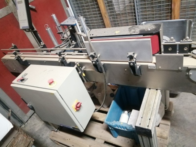 1421848-4 Complete filling and labeling machine with accessories - Svenska Pump AB - Type 6400