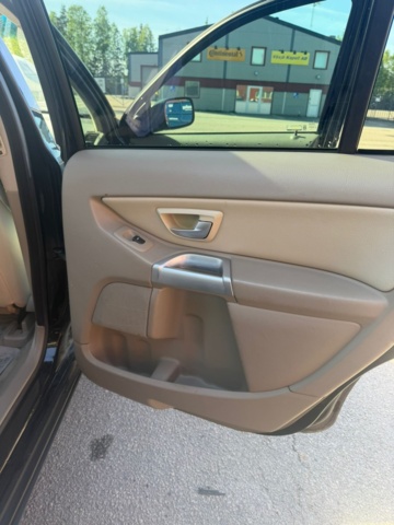 1510733-32 Volvo XC90 5-seater T6 AWD Geartronic, 272hk, 2003