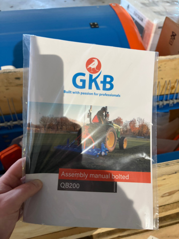 1530607-7 Borste GKB QB200 (3-punktsfäste, ny)