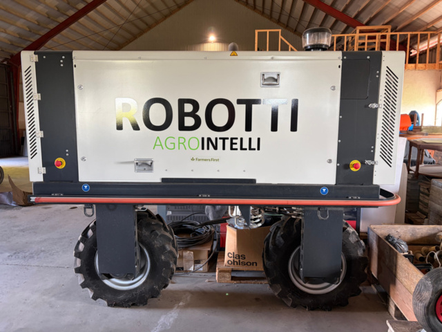 1530611-3 Self-propelled tractor Robotti AgroIntelli 150D 2021 (demo machine)