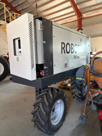 1530611-4 Self-propelled tractor Robotti AgroIntelli 150D 2021 (demo machine)