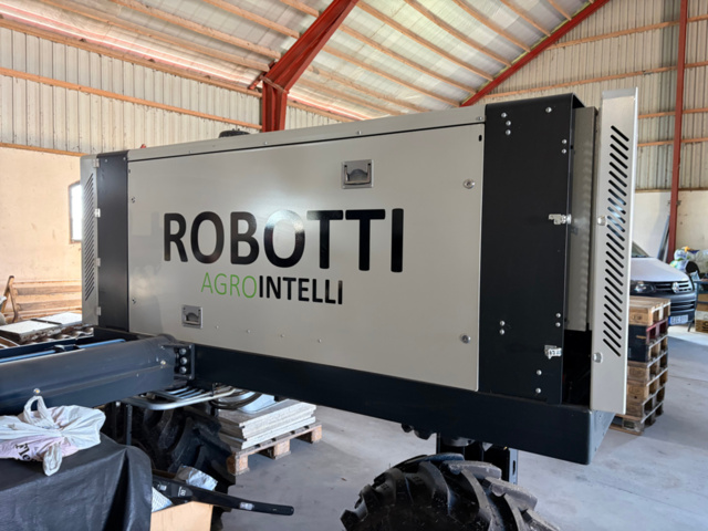1530611-5 Self-propelled tractor Robotti AgroIntelli 150D 2021 (demo machine)
