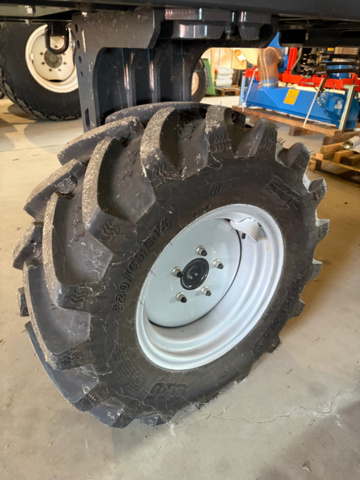 1530611-8 Self-propelled tractor Robotti AgroIntelli 150D 2021 (demo machine)