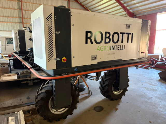 1530611-23 Self-propelled tractor Robotti AgroIntelli 150D 2021 (demo machine)