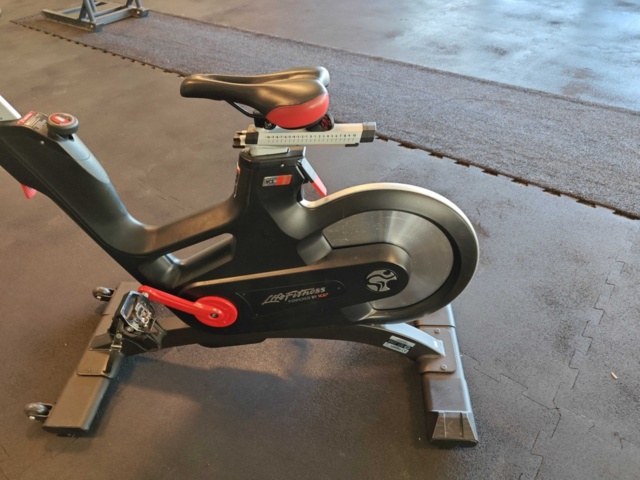 1484216-2 Spinningcykel Life Fitness IC7