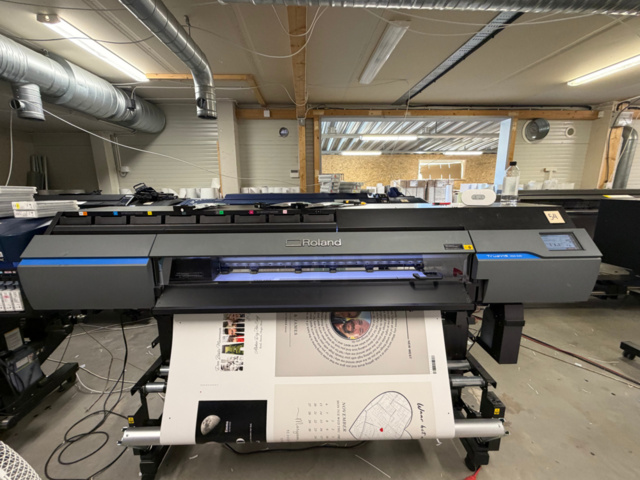1530830-1 Large format printer with integrated cutting plotter - Roland TrueVIS VG3-540