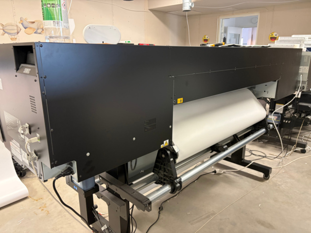 1530830-6 Large format printer with integrated cutting plotter - Roland TrueVIS VG3-540