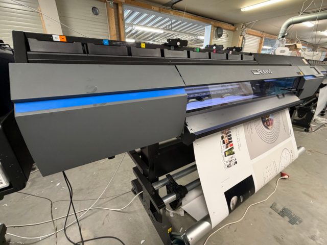 1530830-3 Large format printer with integrated cutting plotter - Roland TrueVIS VG3-540