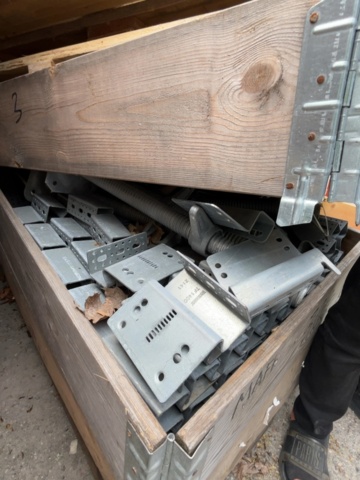 1421782-7 5st pallar med olika sorters montagefästen för solceller