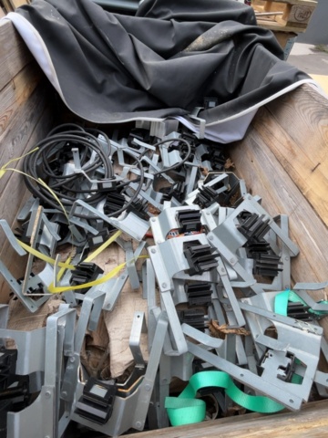 1421782-8 5st pallar med olika sorters montagefästen för solceller
