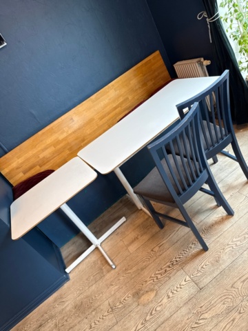 1411046-6 Restauranginredning - Bord 7 st och stolar 20 st