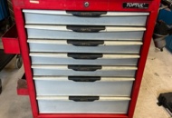 1520637 Tool trolley including tools